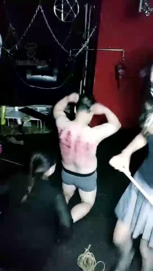 Leng 吊挂刑奴耳光暴力鞭打-青萍女尊资源分享平台