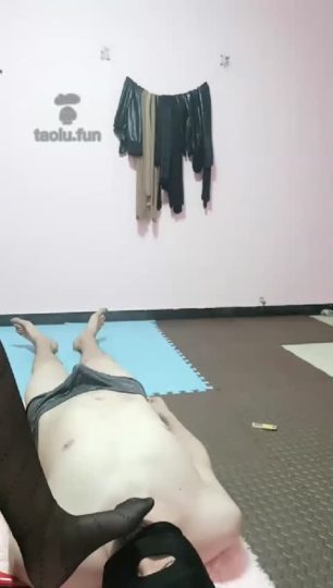 庄九周 高清 开始调教 舔脚骑马踩踏-青萍女尊资源分享平台