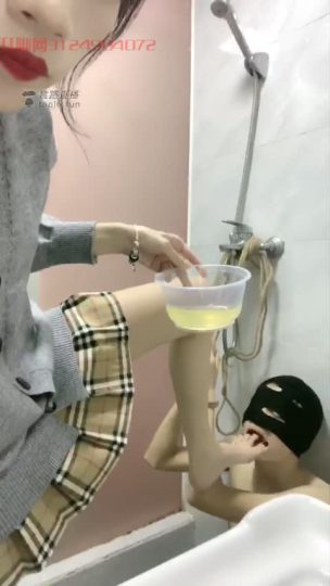 希希 入圈五年第一次喝圣水 成为主人真正的狗-青萍女尊资源分享平台