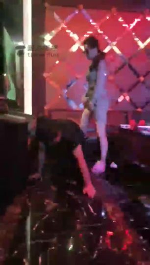 2193.【苏曼S】苏曼女王KTV惩罚双狗（下）【28分钟】【标清】-青萍女尊资源分享平台