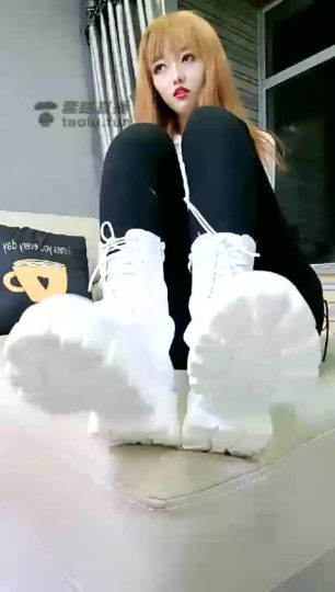 2340.【浅夏大大】第一视角白靴子红绿灯【17分钟】【高清】-青萍女尊资源分享平台