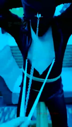 2546.【天香百合】跟我嘚瑟家法伺候，踩钉蹬，狠抽，骑大马，虐乳头【40分钟】【标清】-青萍女尊资源分享平台