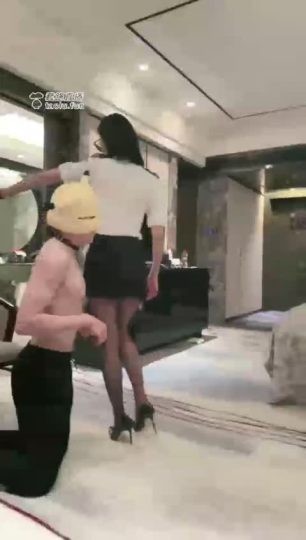 3465.【桃子大大】逮捕一只犯罪的狗子，骑马，侍奉黑丝【15分钟】【标清】-青萍女尊资源分享平台