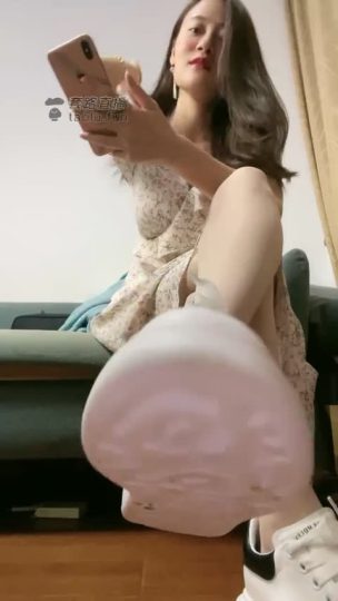 一嬛女皇 小白鞋 肉丝 红绿灯-青萍女尊资源分享平台