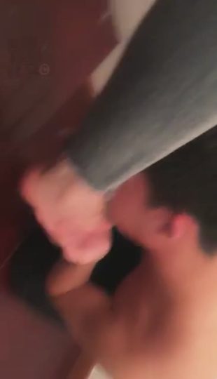 宝爷 楼梯间恋足狗-青萍女尊资源分享平台