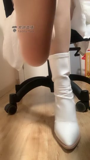 汏典 红绿灯 倒计时 白色亮皮靴 肉丝-青萍女尊资源分享平台