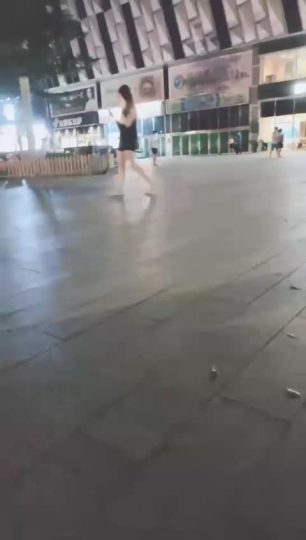 灵竹 今晚户外调教 很多路人小姐姐 给主人按摩 舔脚 踩踏 踢档 60分钟-青萍女尊资源分享平台