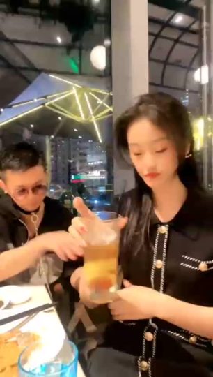 禾末 贱狗伺候主人用餐-青萍女尊资源分享平台