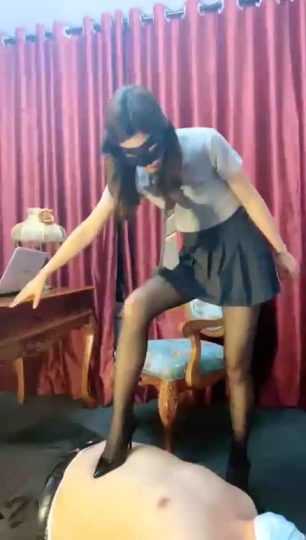 虞姬 女学生发现校主任的秘密-青萍女尊资源分享平台