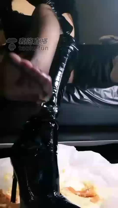 魅大大 靴子第一视角 食物踩踏 黑丝踩踏 口水 60分钟-青萍女尊资源分享平台