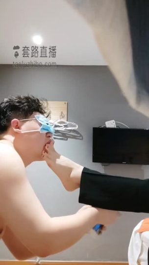 御严 20岁嫩狗 强制深喉 舔鞋底 舔内裤加口水-青萍女尊资源分享平台