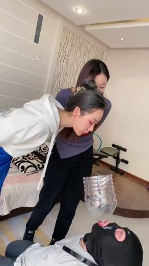 二宝 带美女吐死狗 双女体重累死马奴-青萍女尊资源分享平台