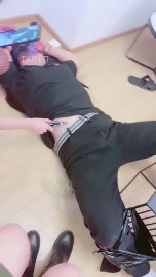 维妮 两个女警官 发现女小偷-青萍女尊资源分享平台