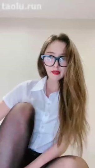 【一诺大小姐】红绿灯秘书黑丝坐脸折磨领导_-青萍女尊资源分享平台