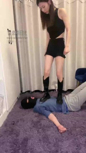 樱木花椒 全体重踩脸 跳踩 碾踩狗舌头 口水 手脚耳光 最后裸足踩舌头-青萍女尊资源分享平台