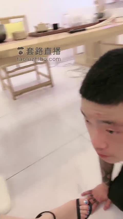 鑫儿 凉鞋开整 踩舌头 舔脚-青萍女尊资源分享平台