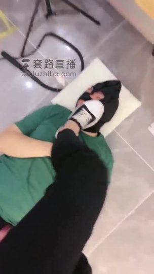 初见 调教 黑色帆布鞋下的脚奴-青萍女尊资源分享平台