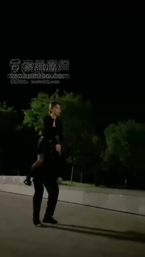 妮可 户外 黑丝高跟 骑马 遛狗-青萍女尊资源分享平台