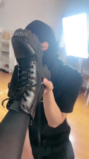 玉儿姐姐 贱狗做主人脚垫 赏耳光 赏舔主人的黑丝袜-青萍女尊资源分享平台