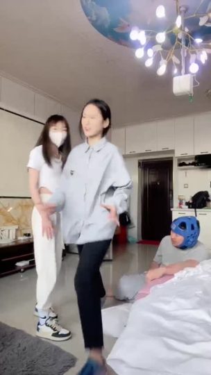 与精神小妹的那些事 人体靶子-青萍女尊资源分享平台