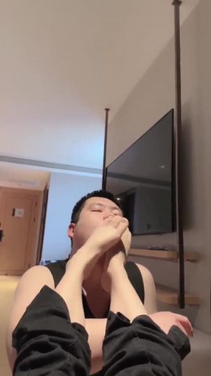 奈奈 喝了一次圣水 还想喝-青萍女尊资源分享平台