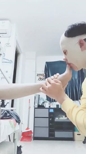 美娜格格 这个脚奴 舔的还可以-青萍女尊资源分享平台