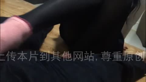 边打LOL边玩鸡巴,害羞的女友不敢大声说话-青萍女尊资源分享平台