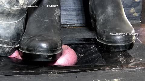 Extreme_Ball_Stomping_and_Trampling_with_Lecameau_Waders_rubber-青萍女尊资源分享平台