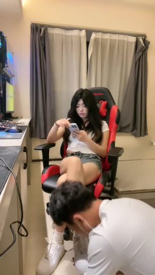 Esse殿下 剧情 不良少女网吧欺负男生-青萍女尊资源分享平台