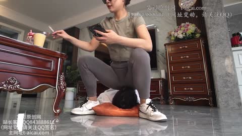 初见 瑜伽裤坐脸 极致呼吸控制 颜面骑乘-青萍女尊资源分享平台