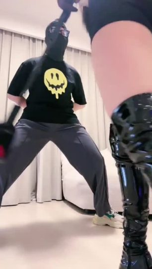 维妮  带素人闺蜜 踢个痛快-青萍女尊资源分享平台