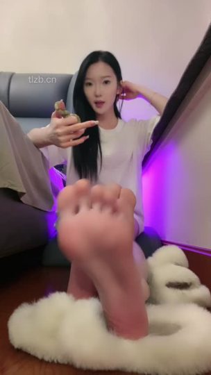 1726747758236_v13680_国产_套路_文文_POV_红绿灯_榨精_裸足_第一视角灯裸足的诱惑-青萍女尊资源分享平台