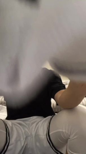 1729875743130_粗口眼镜白袜运动痞子-青萍女尊资源分享平台