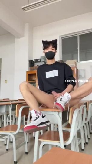 1730562673219_猪猪不早睡_反差男高学生在教室里暴露_自拍打飞机solo视频-青萍女尊资源分享平台