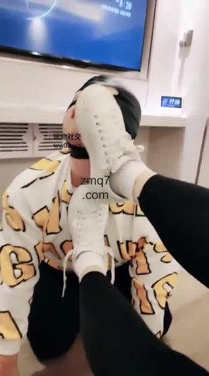 妮蔻 舔脏臭鞋子-青萍女尊资源分享平台