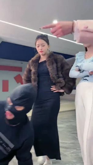 银儿 三个女S调教男奴-青萍女尊资源分享平台