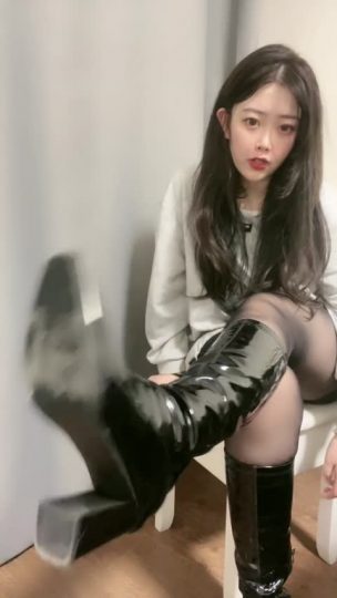 1722416631073_红绿灯辱母-青萍女尊资源分享平台