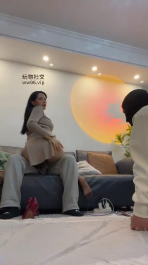 松紫大大 剧情 老公躲在衣柜偷窥老婆偷情-青萍女尊资源分享平台