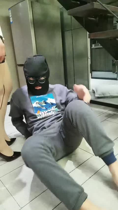 乔伊 踩踏地狱-青萍女尊资源分享平台
