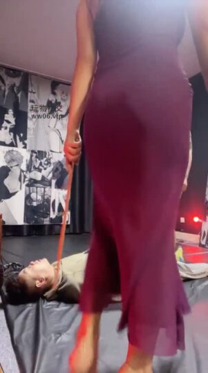 三三 带素人闺蜜调教男奴-青萍女尊资源分享平台